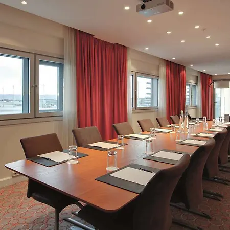 Radisson Blu Airport Hotel, Oslo 4* Garder